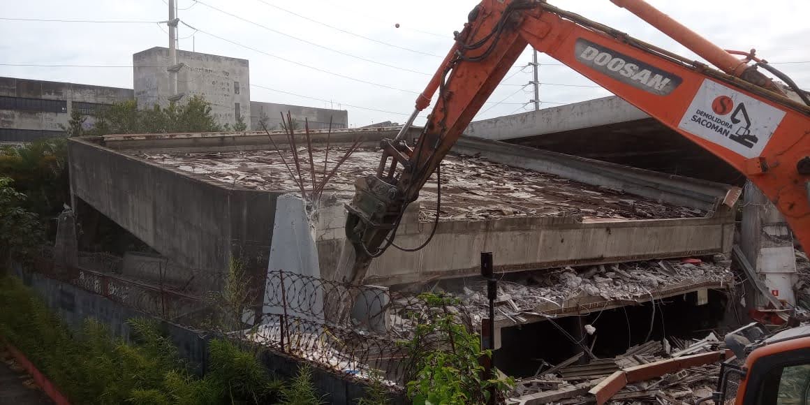 demolição alto risco